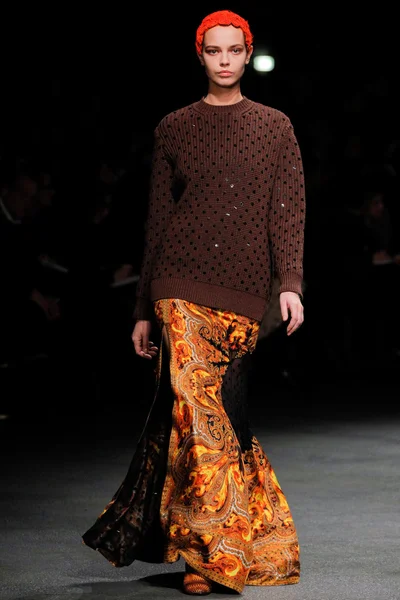 Look 37